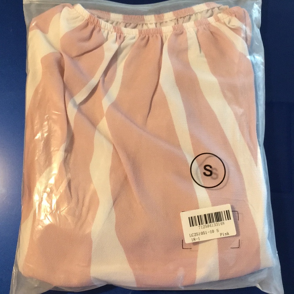 (Restocked sizes) Off shoulder top pink/white - Picture 9 of 10